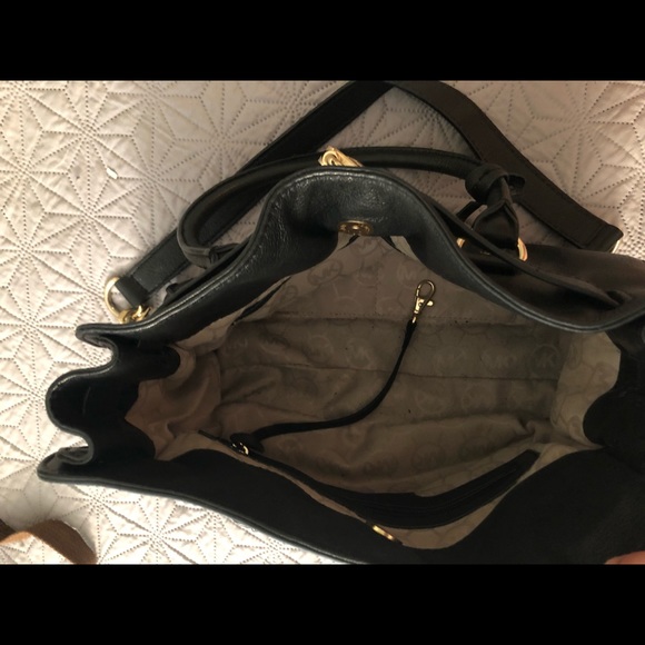 Michael Kors purse - Picture 4 of 4